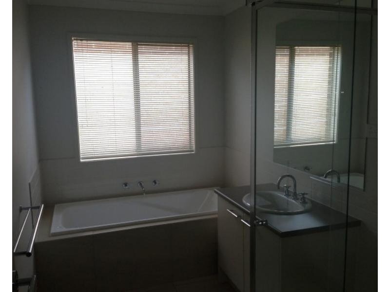207 Saltwater Promenade, Point Cook VIC 3030