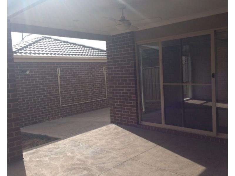 207 Saltwater Promenade, Point Cook VIC 3030