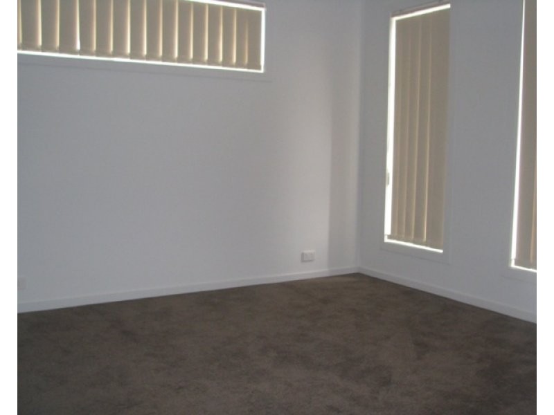 25 Pioneer Drive, Deer Park VIC 3023