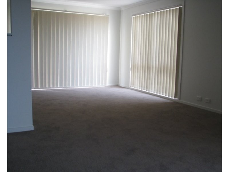 25 Pioneer Drive, Deer Park VIC 3023