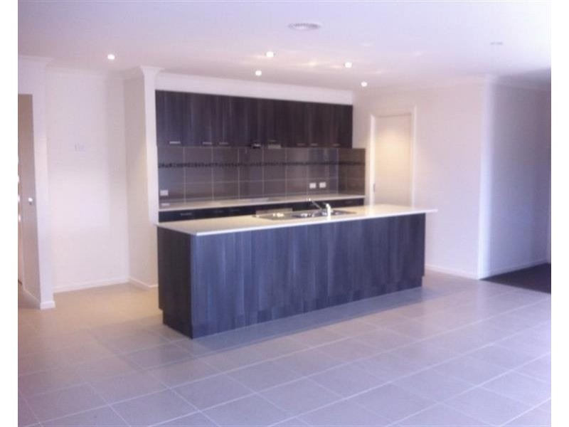 3 Woodstock Drive, Cranbourne North VIC 3977