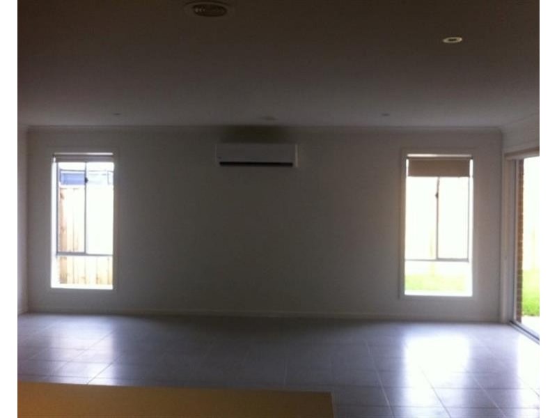 3 Woodstock Drive, Cranbourne North VIC 3977