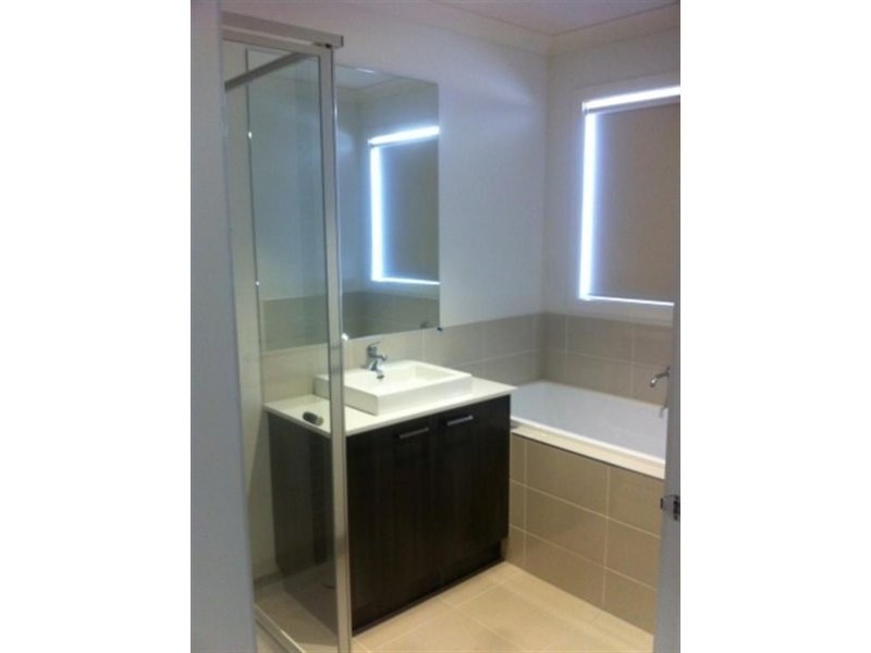 3 Woodstock Drive, Cranbourne North VIC 3977