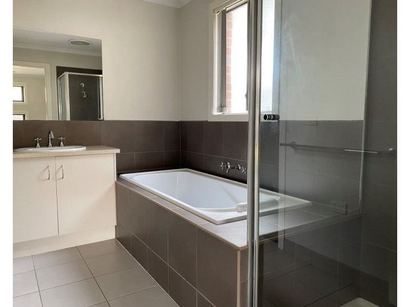 270 The Lakes Boulevard, South Morang VIC 3752