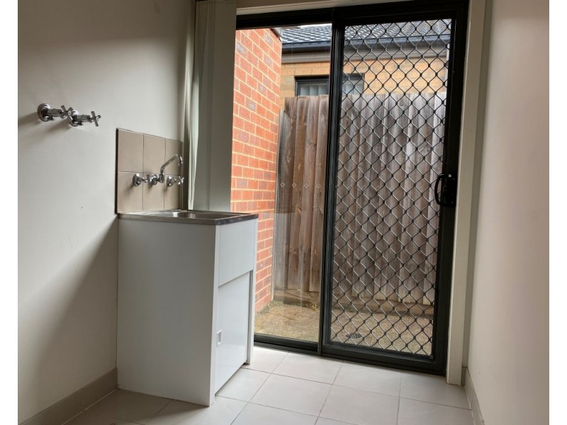 270 The Lakes Boulevard, South Morang VIC 3752