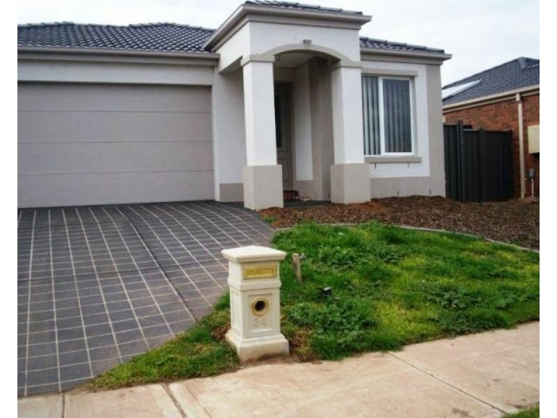 24 Edmondshaw Drive, Deer Park VIC 3023