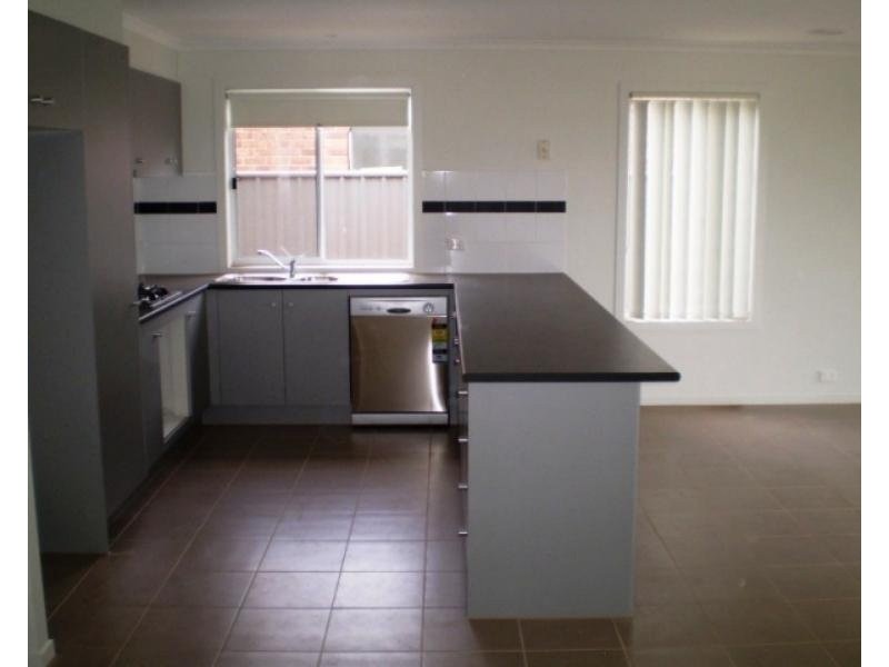 24 Edmondshaw Drive, Deer Park VIC 3023