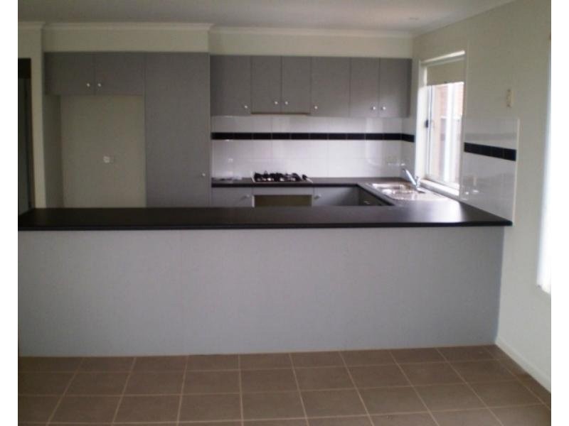 24 Edmondshaw Drive, Deer Park VIC 3023