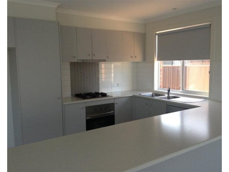 6 Howard Place, Deer Park VIC 3023