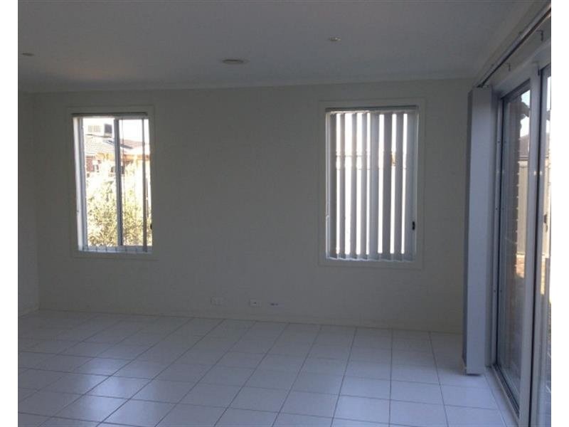 6 Howard Place, Deer Park VIC 3023