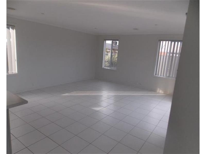 6 Howard Place, Deer Park VIC 3023