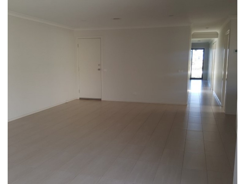 5 Shoreline Lane, Point Cook VIC 3030