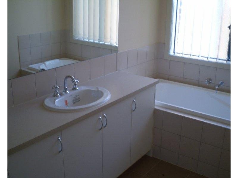 50 Fantail Crescent, Williams Landing VIC 3027