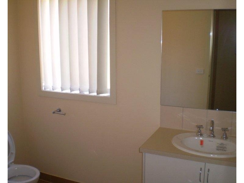 50 Fantail Crescent, Williams Landing VIC 3027