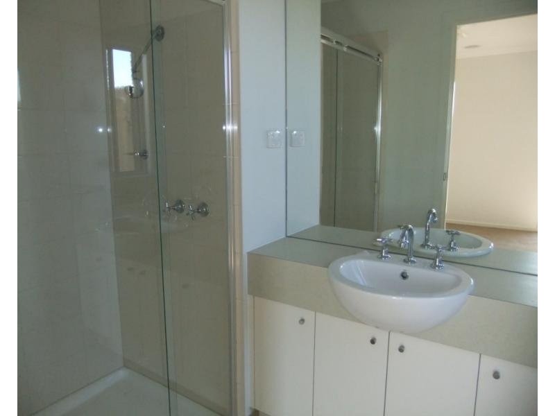 5 Chard Place, Sunbury VIC 3429