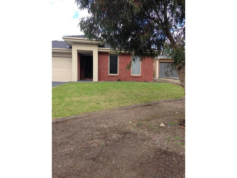 7 Saltash Court, Sunbury VIC 3429