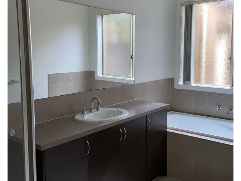 5 Mallard Close, Williams Landing VIC 3027