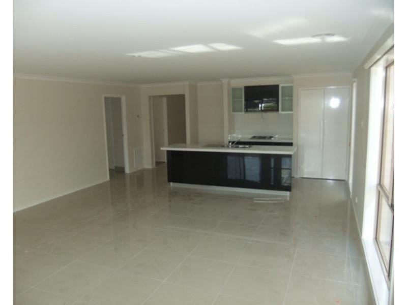 108 Mountainview Boulevard, Cranbourne North VIC 3977