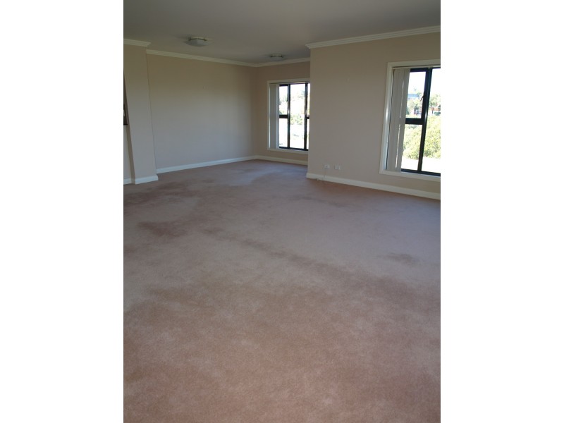 9/143 Bowden Street, Meadowbank NSW 2114