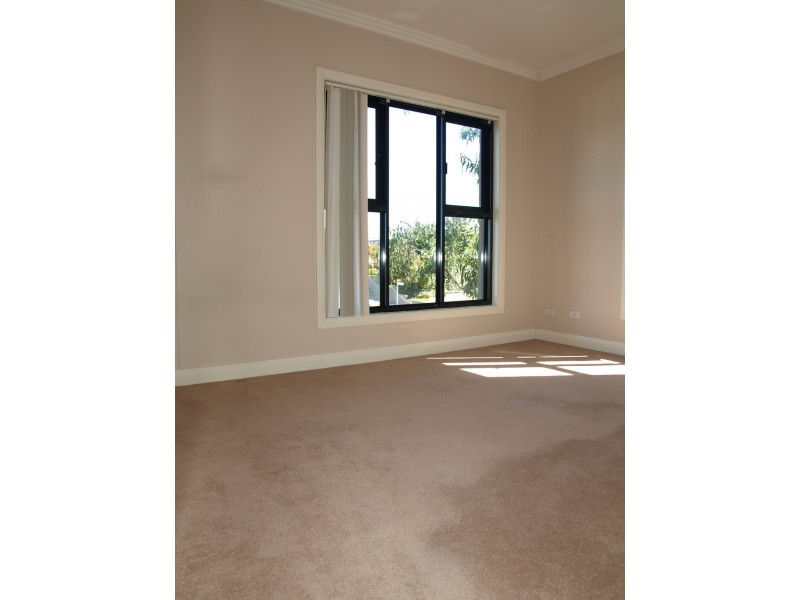 9/143 Bowden Street, Meadowbank NSW 2114