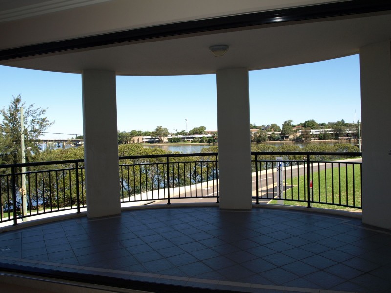 9/143 Bowden Street, Meadowbank NSW 2114