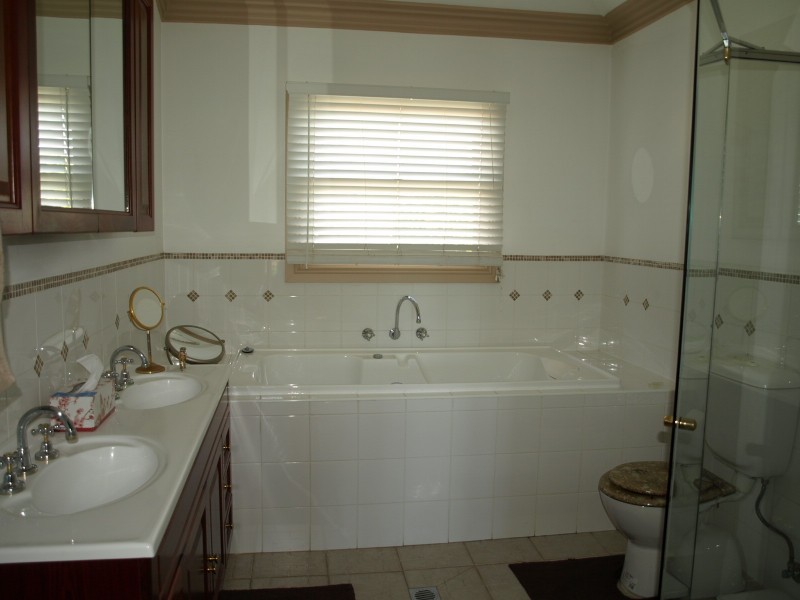 24 Lumsdaine Avenue, East Ryde NSW 2113