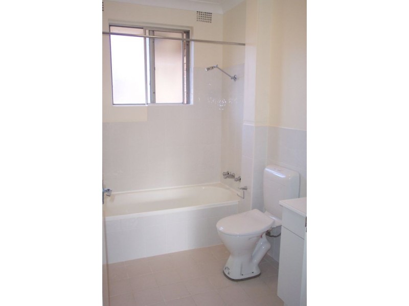 18/33 Meadow Crescent, Meadowbank NSW 2114