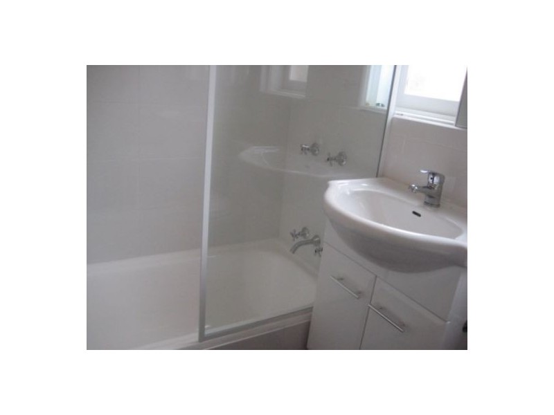 2/10 Lancaster Road, Dover Heights NSW 2030