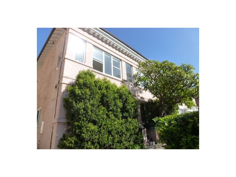 2/18 Lamrock Ave, Bondi Beach NSW 2026