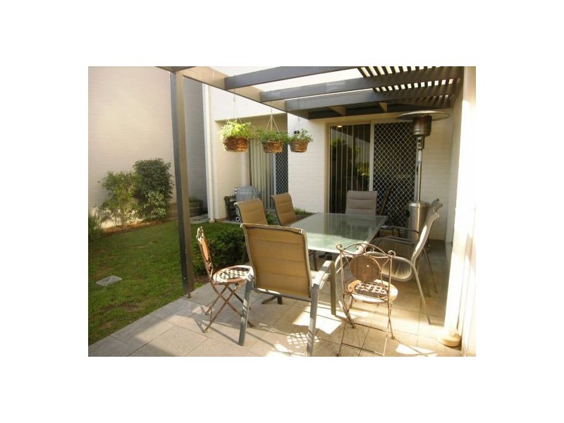 8 Pereira Street, Newington NSW 2127