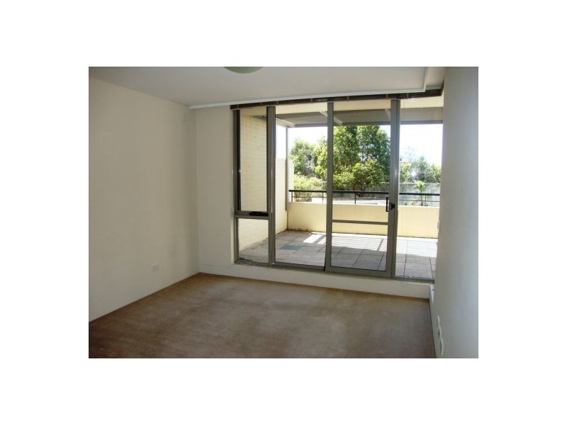 2/1 Blaxland Avenue, Newington NSW 2127