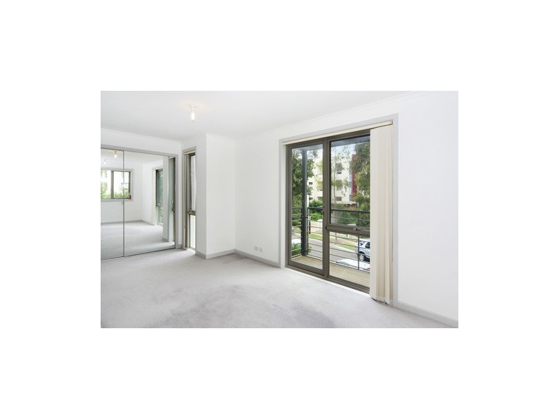 8 Owens Avenue, Newington NSW 2127