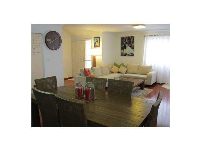 6 Rudd Close, Casula NSW 2170