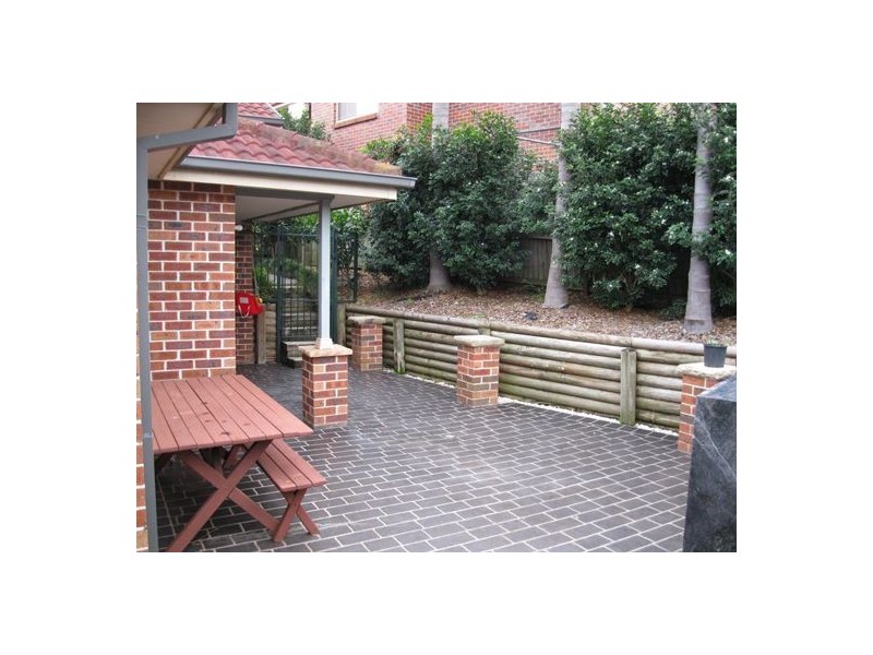 6 Rudd Close, Casula NSW 2170