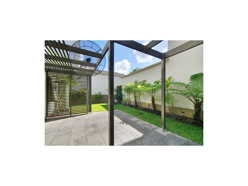 8 Sandpiper Crescent, Newington NSW 2127