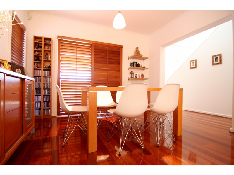 9 Kosmala Cl, Newington NSW 2127