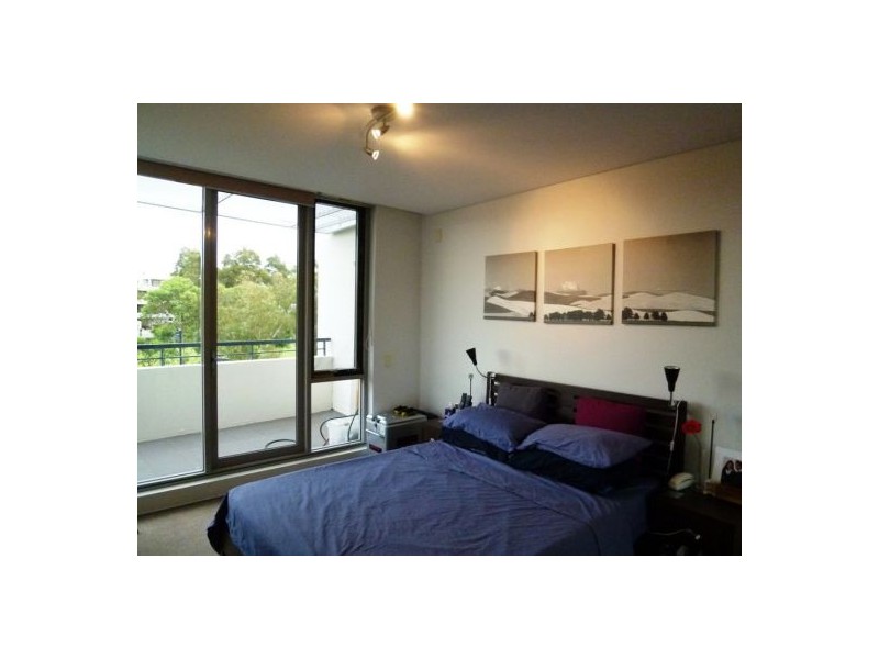 18/3 Sandpiper Crescent, Newington NSW 2127