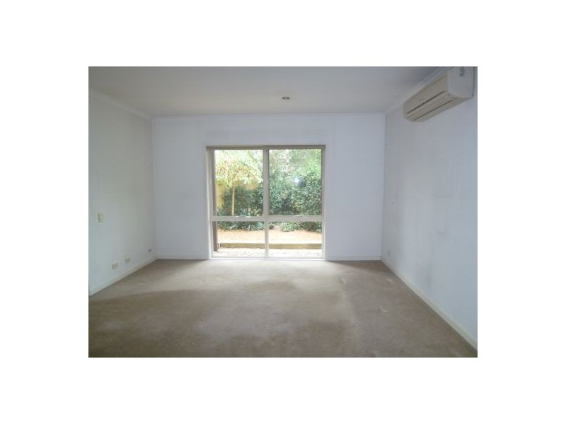 8 Elvstrom Avenue, Newington NSW 2127