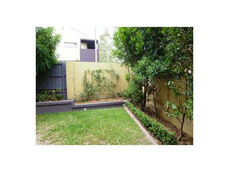 8 Elvstrom Avenue, Newington NSW 2127