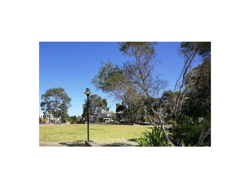 3 Cumberland Square, Newington NSW 2127