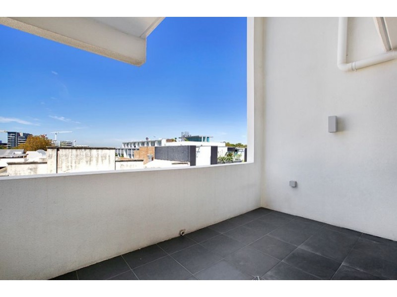 L5/12 Danks Street, Waterloo NSW 2017