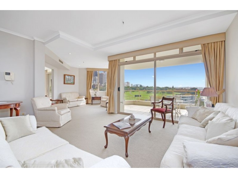 908/63 Crown Street, Woolloomooloo NSW 2011