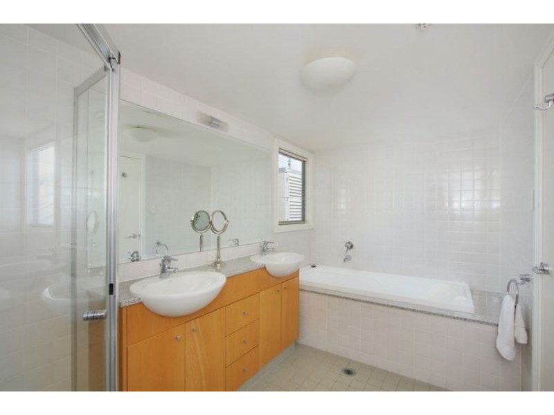 545 Finger Wharf, 6 Cowper Wharf Road, Woolloomooloo NSW 2011