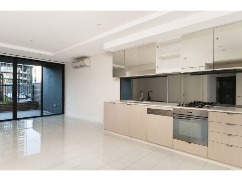 668/2 Cooper Place, Zetland NSW 2017