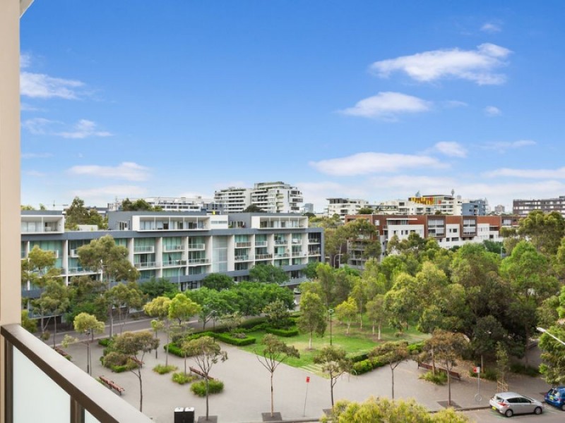 427/6 Victoria Park Parade, Zetland NSW 2017