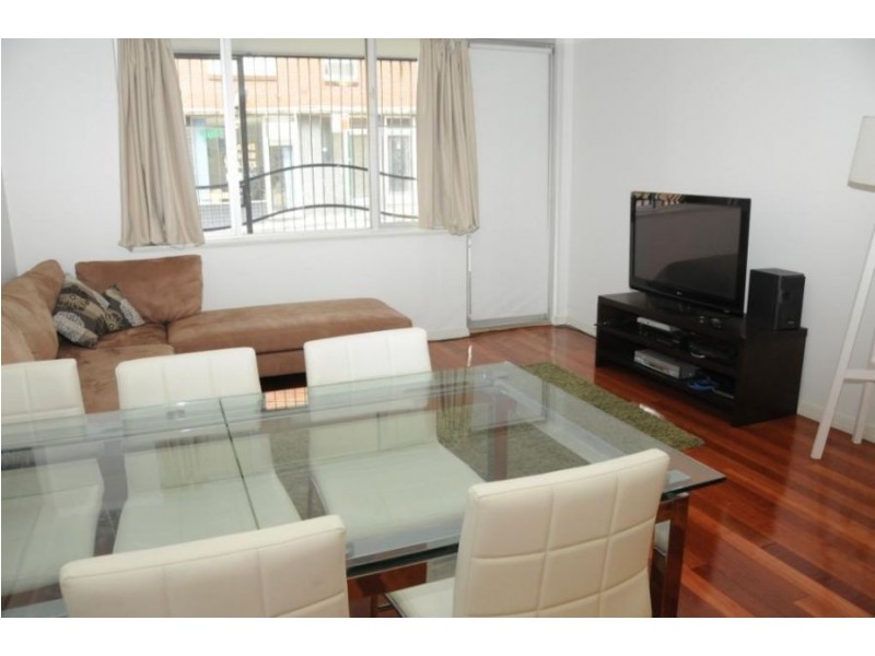 G05/200 William St – Entry via McElhone Street, Potts Point NSW 2011