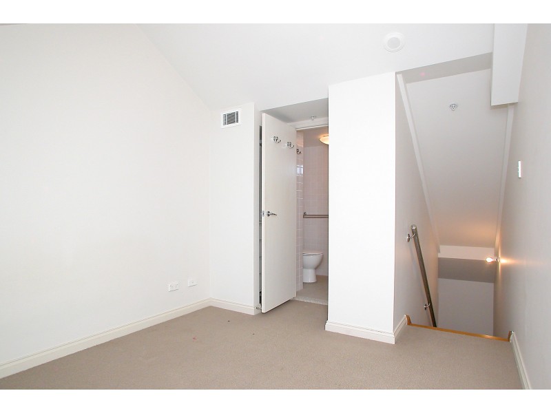 569/6 Cowper Wharf Road, Woolloomooloo NSW 2011