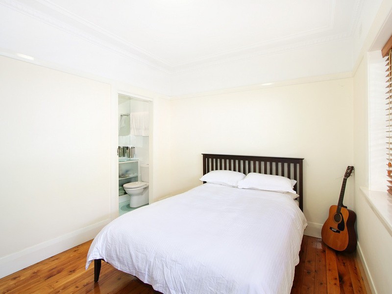2/4 Ben Boyd Road, Neutral Bay NSW 2089