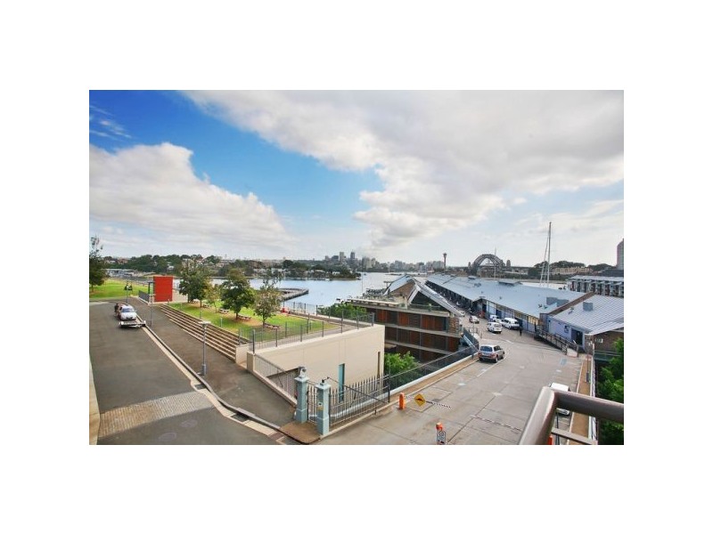 2/10 Point Street, Pyrmont NSW 2009