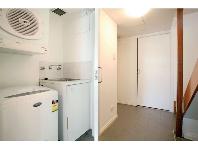 571/6 Cowper Wharf Road, Woolloomooloo NSW 2011